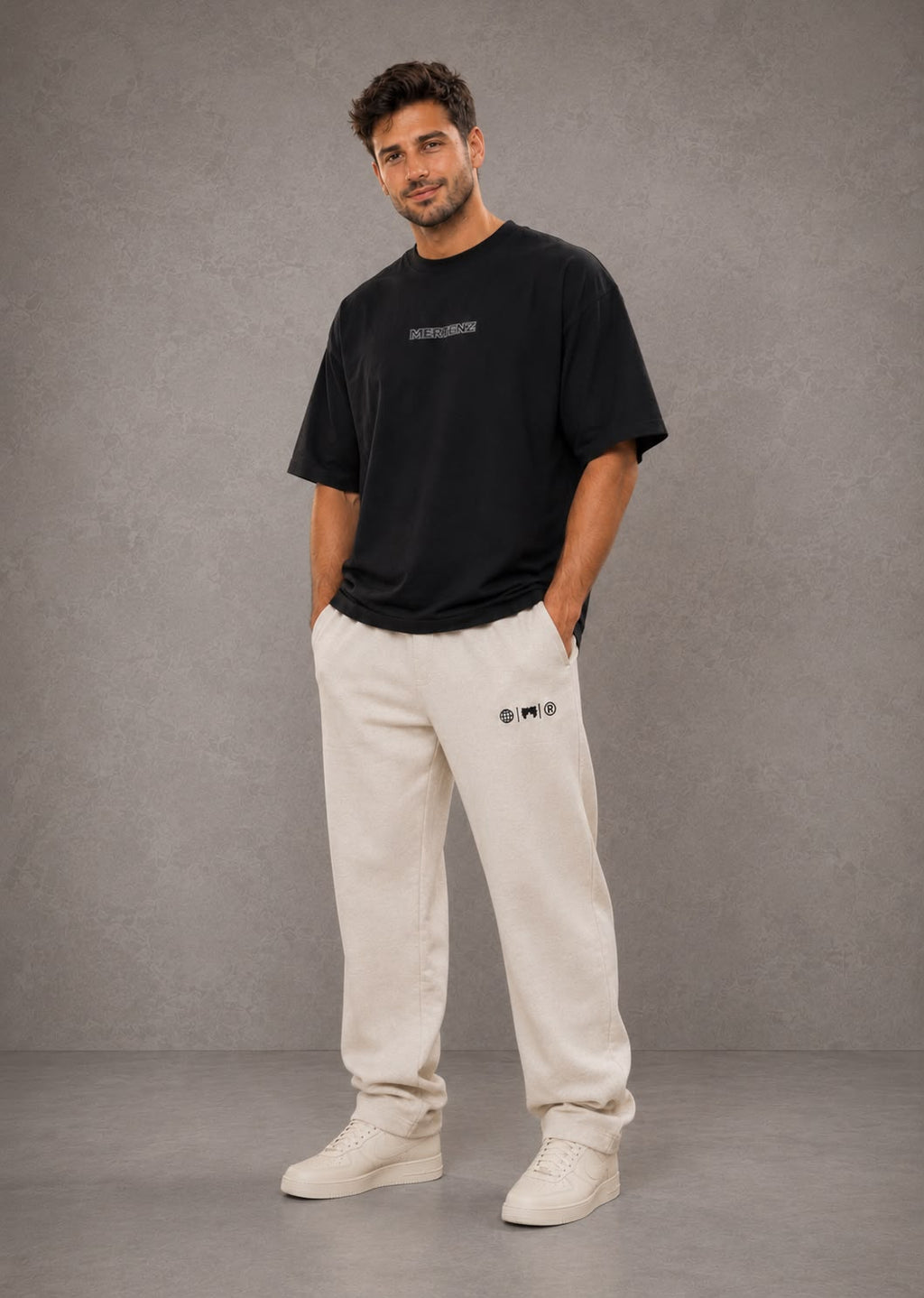 Camiseta oversize negra bordado logo